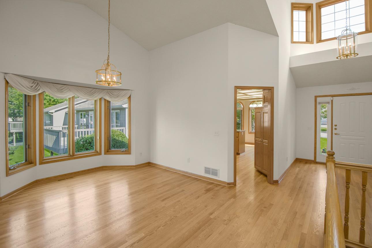 4136 Thornhill Lane