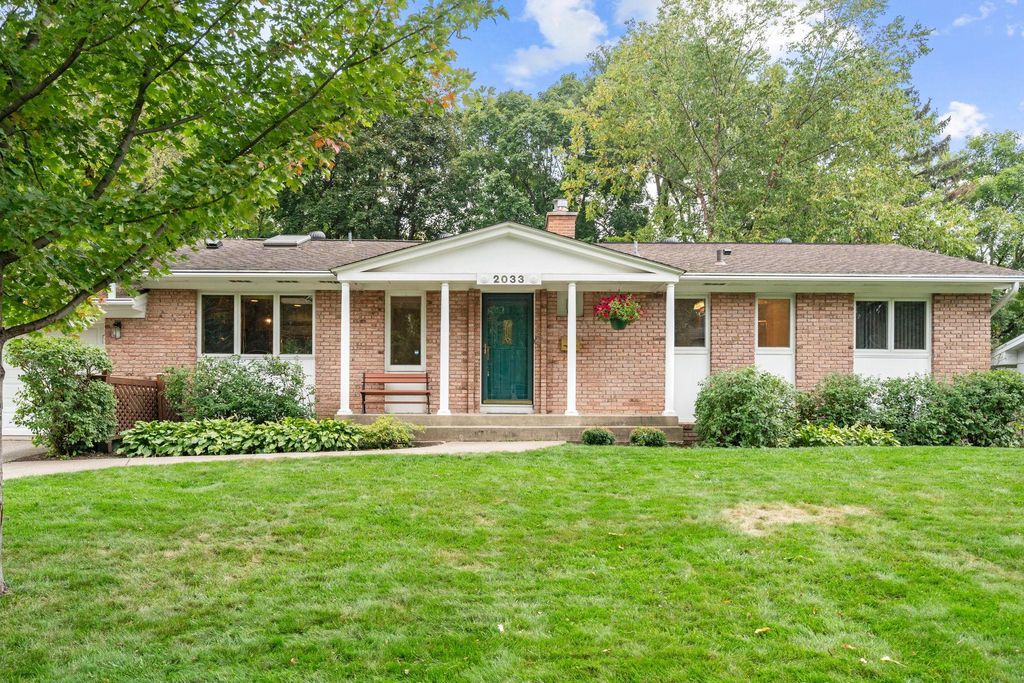 Photo of 2033 Virginia Avenue S, Saint Louis Park, MN 55426 (MLS # 7020385)