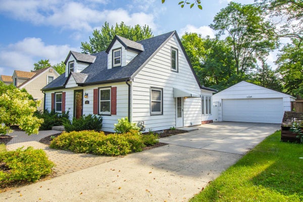 2641 KENTUCKY AVE S, MINNEAPOLIS, MN 55426 - Image 0ffe24a5da88d61dc0fadb8db250853a/3367166863