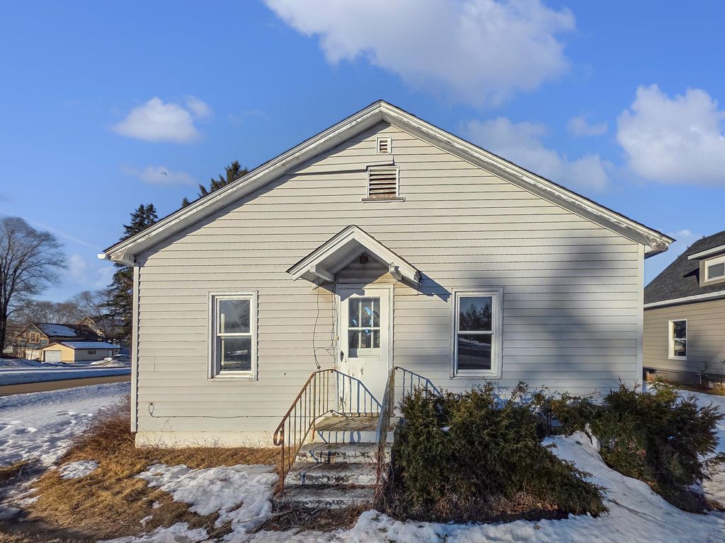 Photo of 901 US 10 E, Staples, MN 56479 (MLS # 7020961)