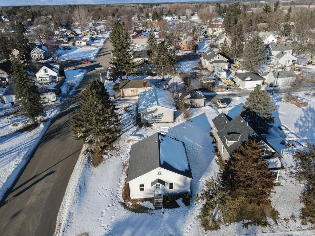 Photo of 901 US 10 E, Staples, MN 56479 (MLS # 7020961)