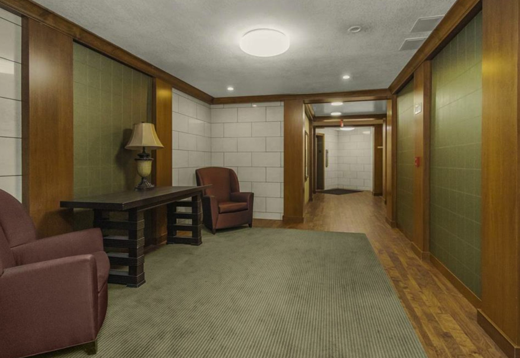 3540 Hennepin Avenue 202