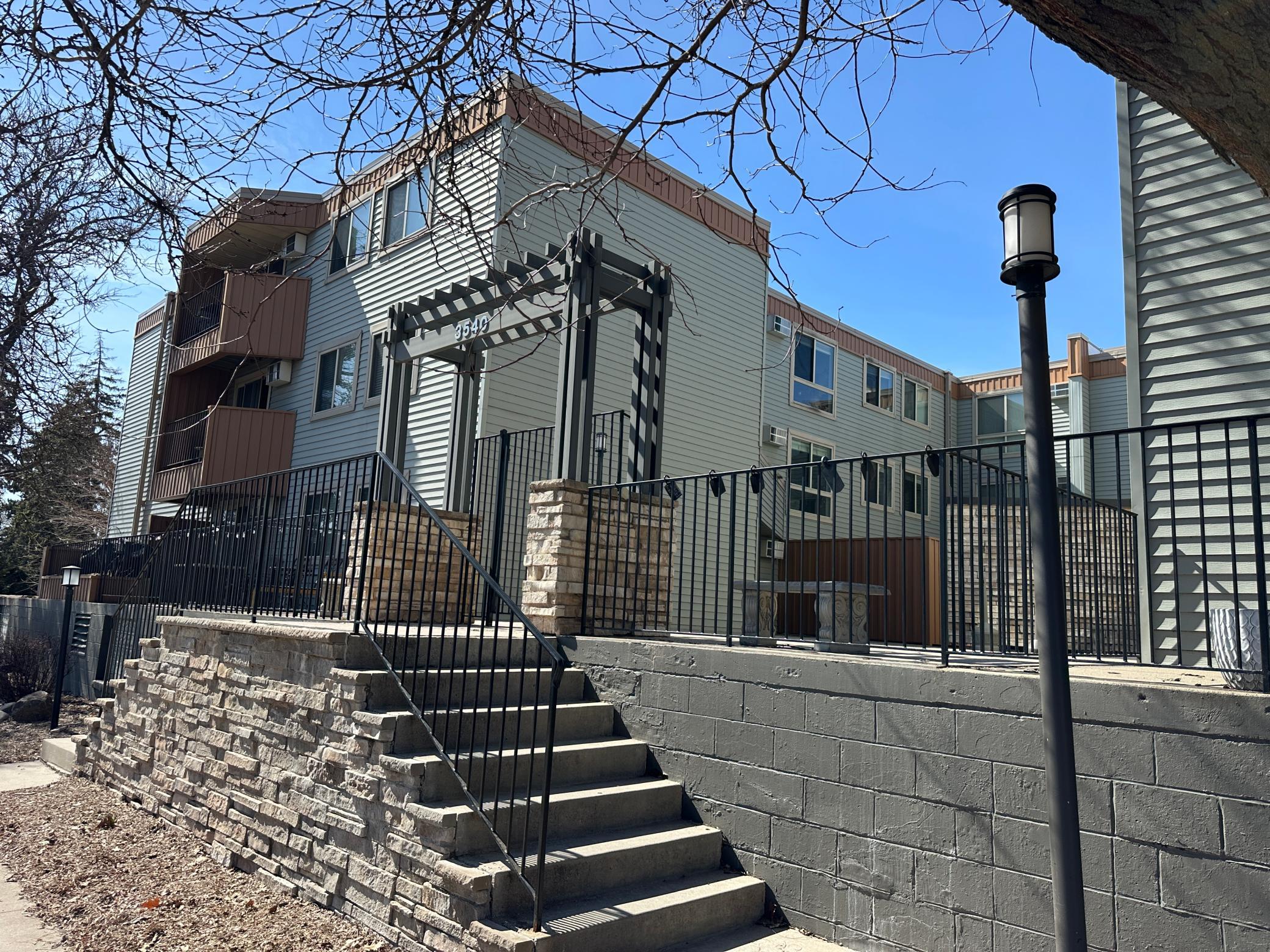 3540 Hennepin Avenue 202