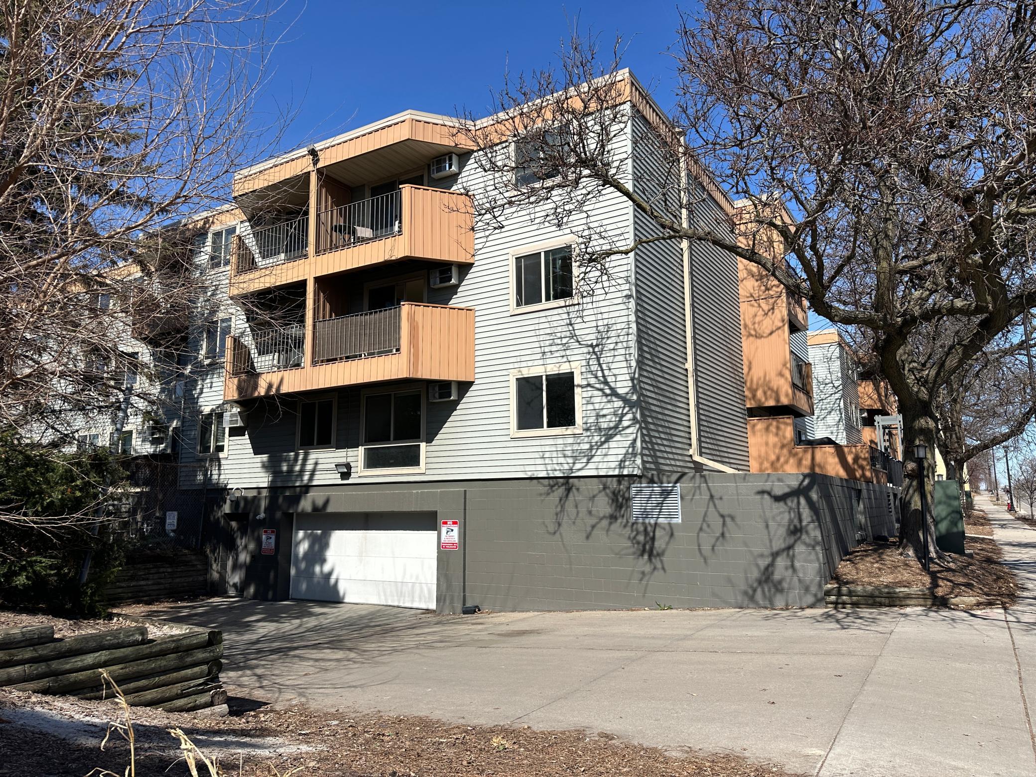 3540 Hennepin Avenue 202