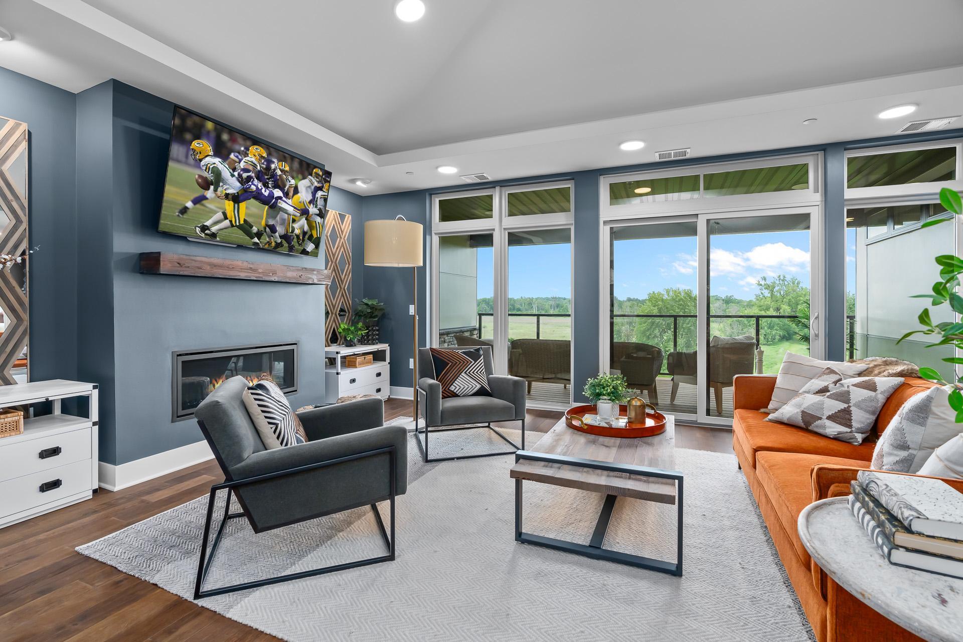 1 Hill Farm Road 302