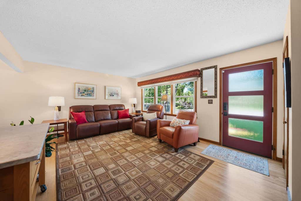 Photo of 11308 France Avenue S, Bloomington, MN 55431 (MLS # 7099387)