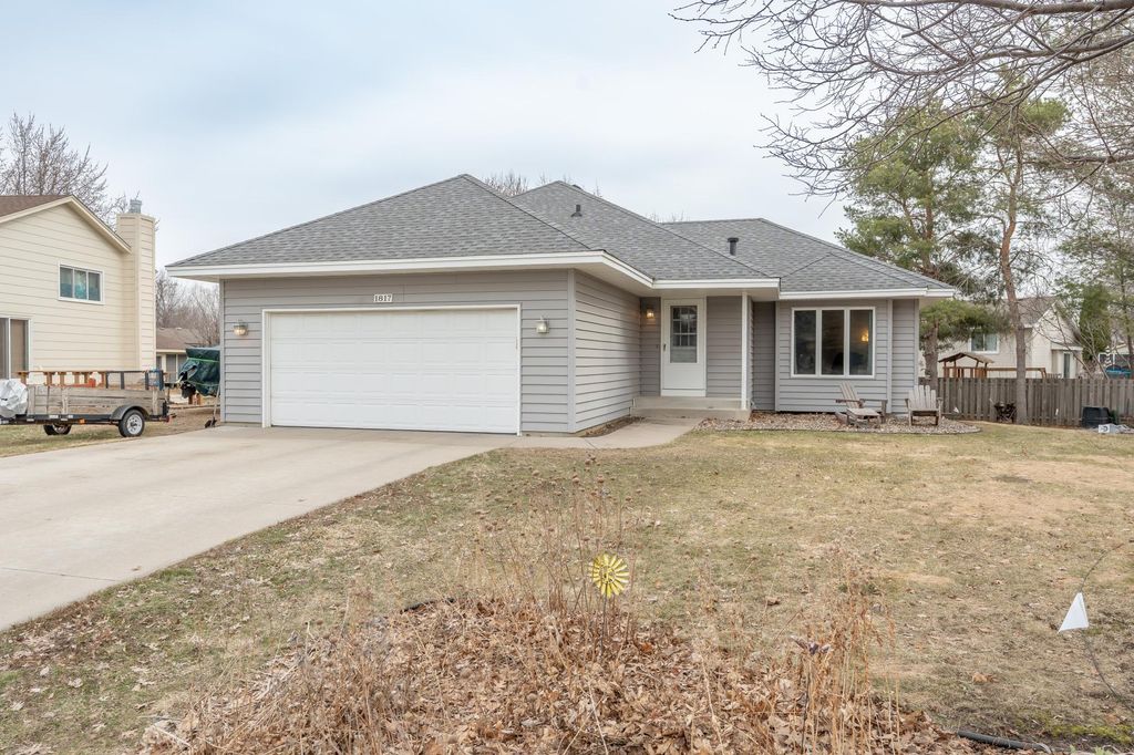 Photo of 1817 Ruby Circle, Shakopee, MN 55379 (MLS # 7042433)