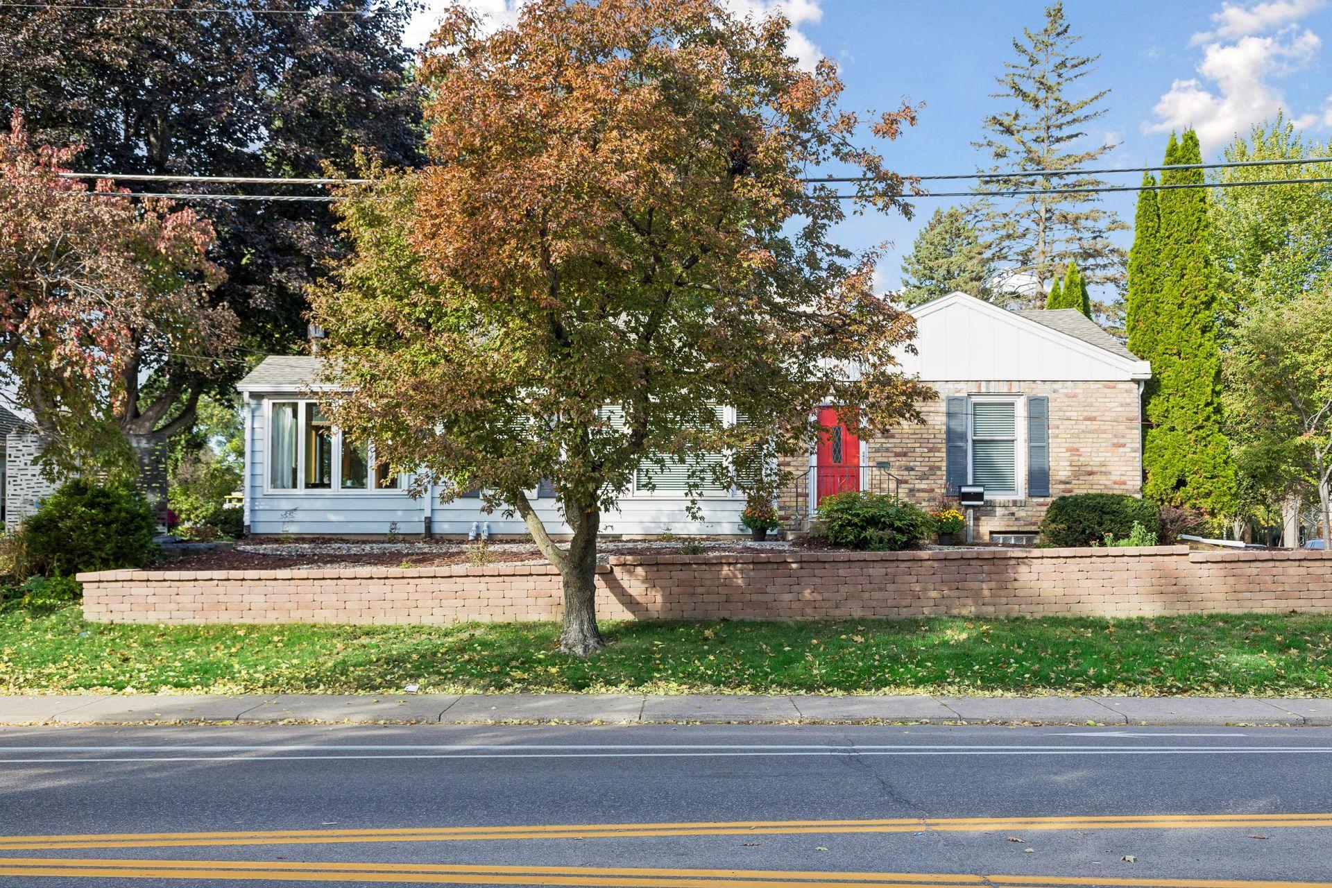 899 Fairview Avenue S