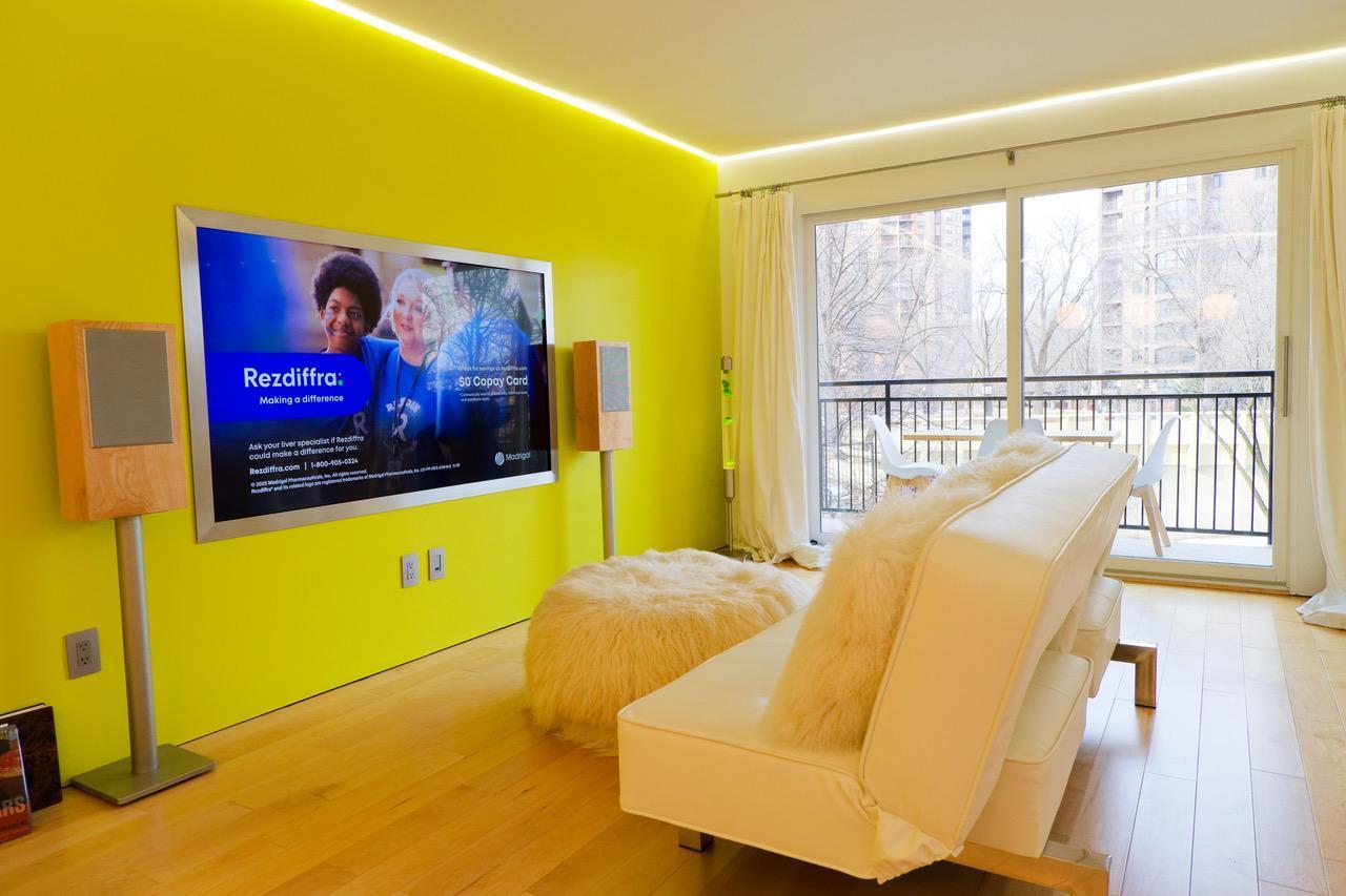 1225 Lasalle Avenue 404