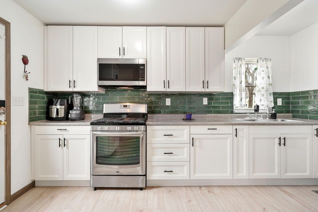 Photo of 306 12th Avenue SW, Austin, MN 55912 (MLS # 7054149)