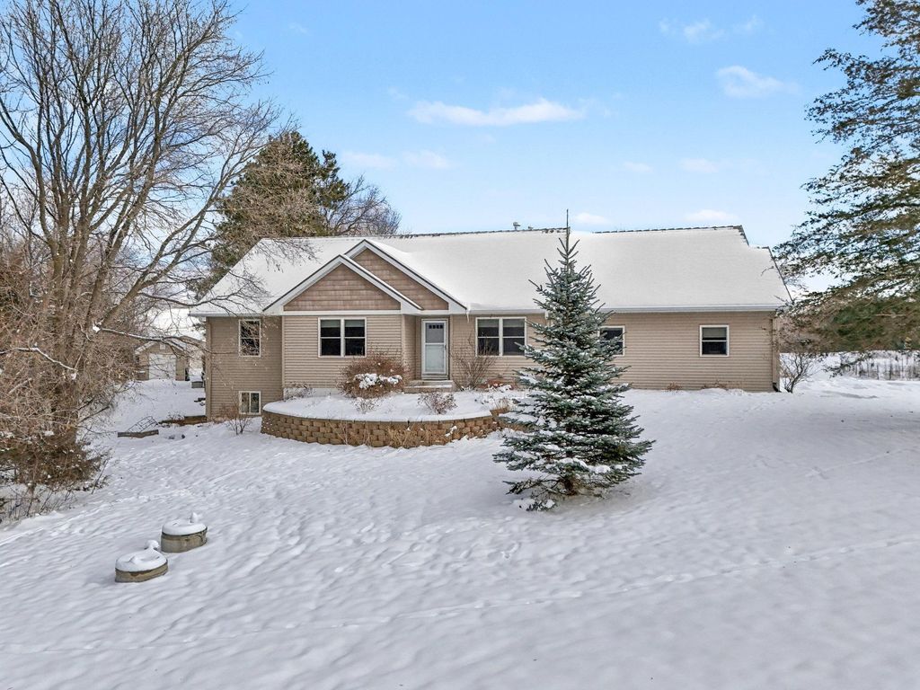 Photo of 304 138th Avenue, Houlton, WI 54082 (MLS # 6796968)