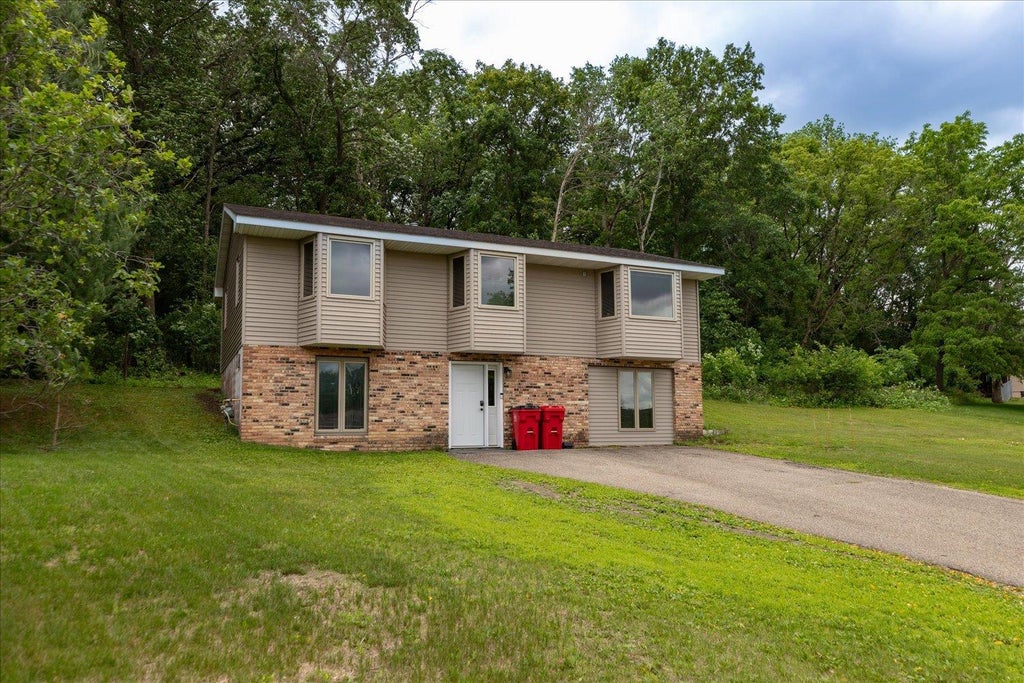 Photo of 1926 Bear Court SE, Rochester, MN 55904 (MLS # 7088828)