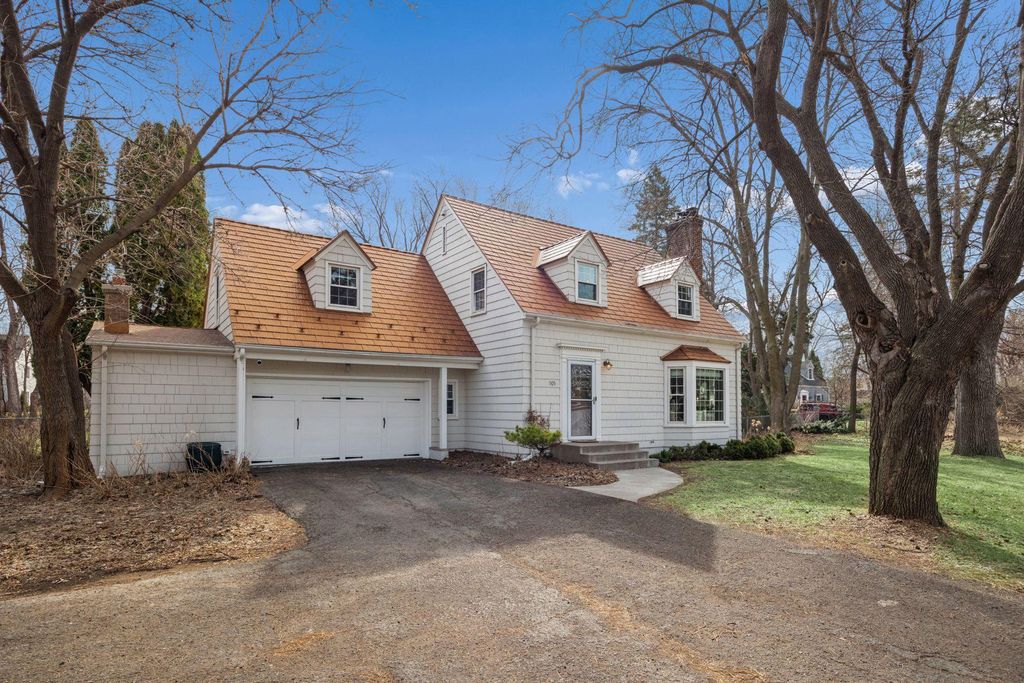 Photo of 505 Plymouth Road, Minnetonka, MN 55305 (MLS # 7011497)