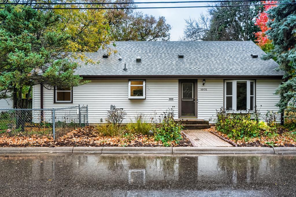 Photo of 1601 Blackstone Avenue, Saint Louis Park, MN 55416 (MLS # 7161280)