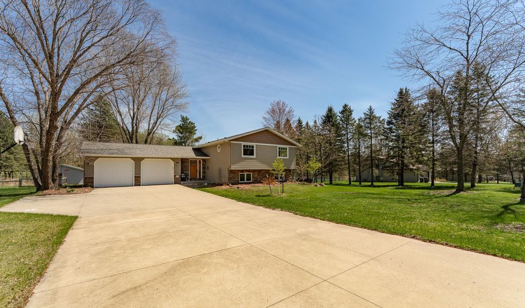 Photo of 2672 Daybreak Court SE, Rochester, MN 55904 (MLS # 7059040)