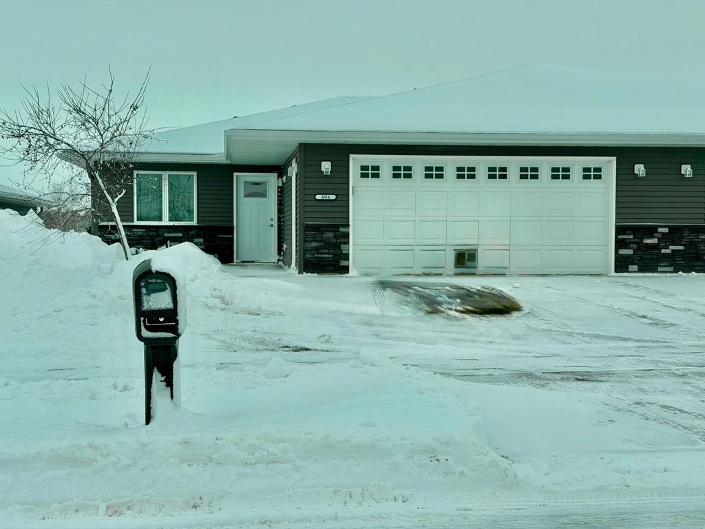 Photo of 406 Tee Box Lane NE, Stewartville, MN 55976 (MLS # 7001224)