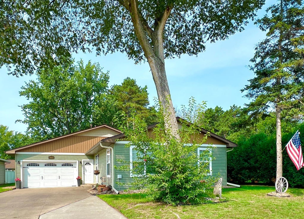 Photo of 1623 Highway 96 E, White Bear Lake, MN 55110 (MLS # 7116333)