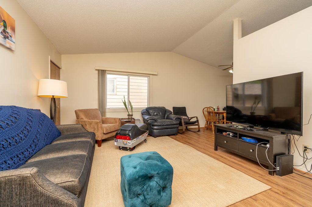 Photo of 1031 Eastview Circle, Shakopee, MN 55379 (MLS # 7068638)