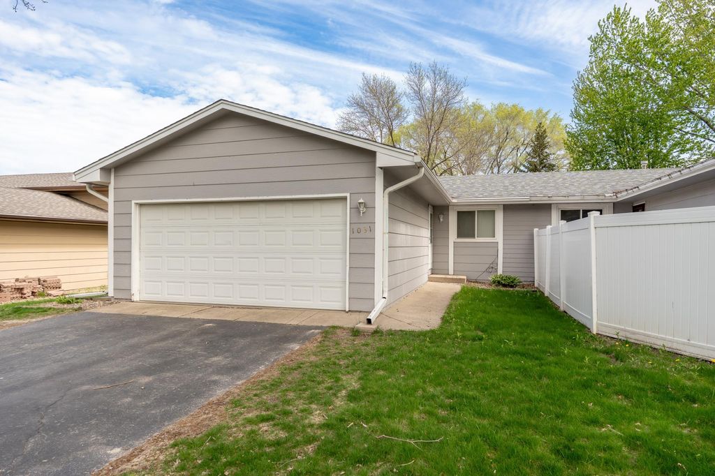Photo of 1031 Eastview Circle, Shakopee, MN 55379 (MLS # 7068638)