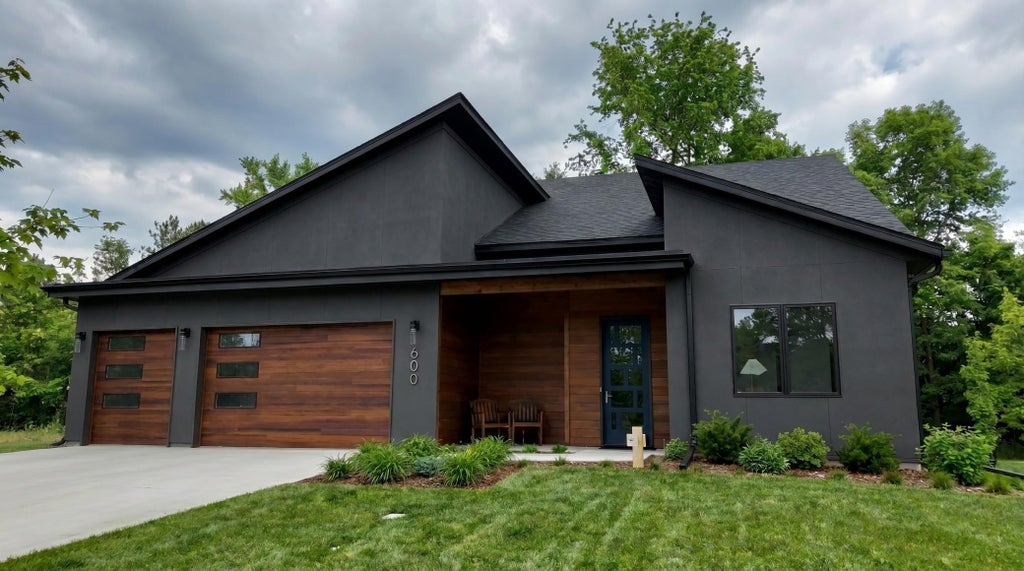 Photo of 931X Hillsboro Place, Savage, MN 55378 (MLS # 7095648)