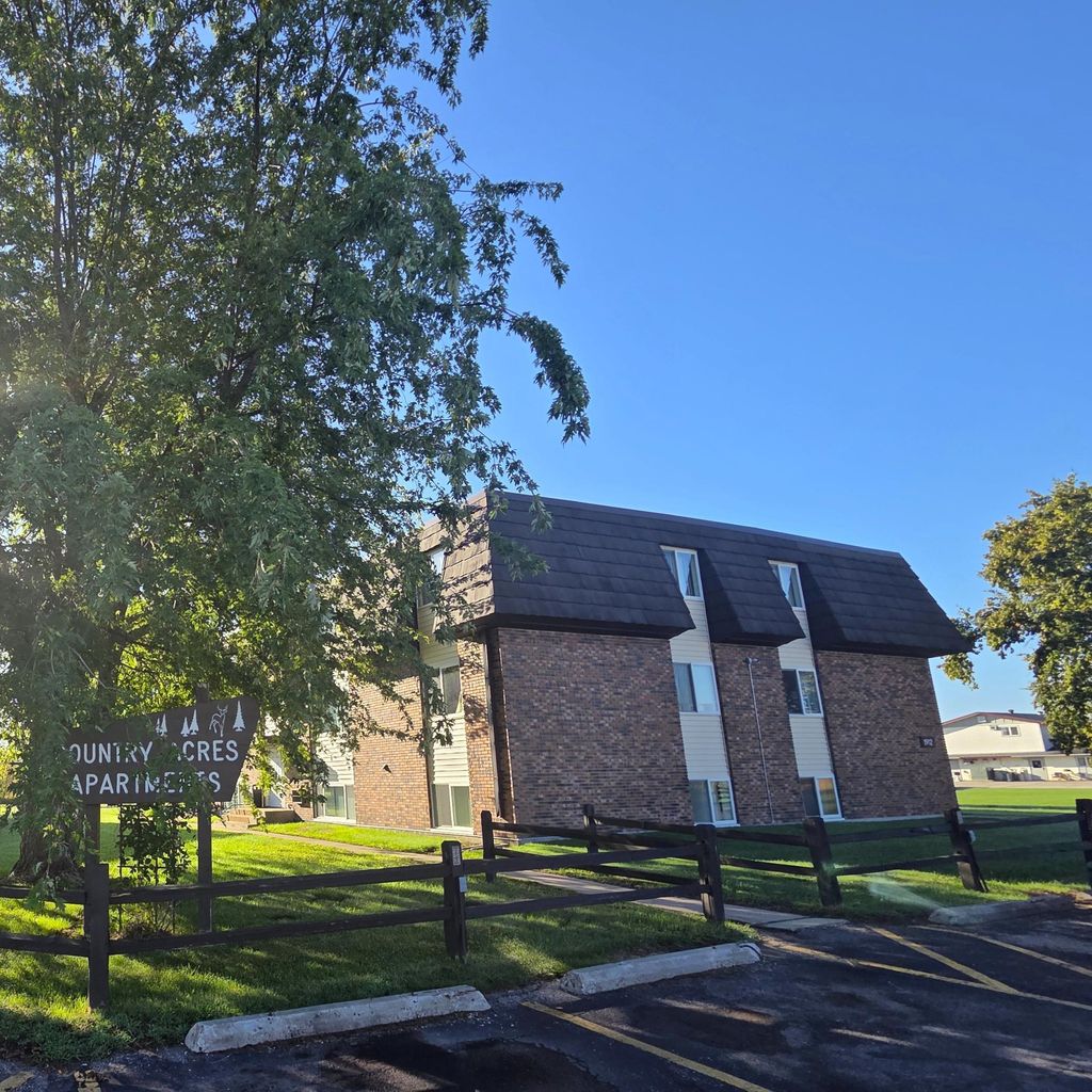 Photo of 1918 Greenwood Street E, Thief River Falls, MN 56701 (MLS # 6826398)