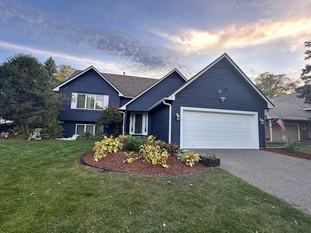 Photo of 16605 21st Avenue N, Plymouth, MN 55447 (MLS # 7028206)