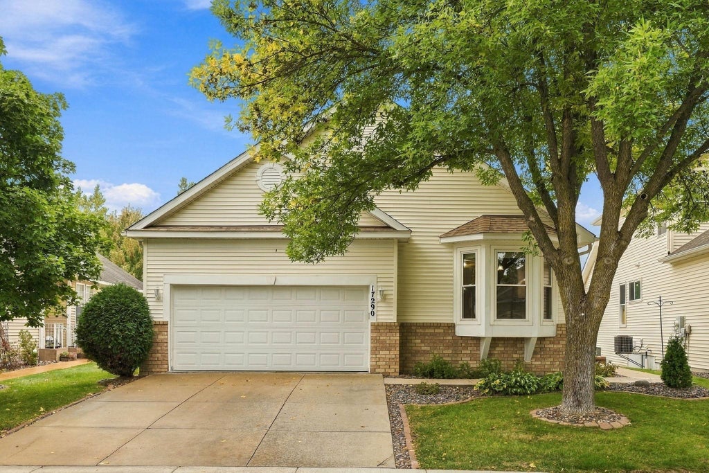Photo of 17290 90th Avenue N, Maple Grove, MN 55311 (MLS # 7135128)