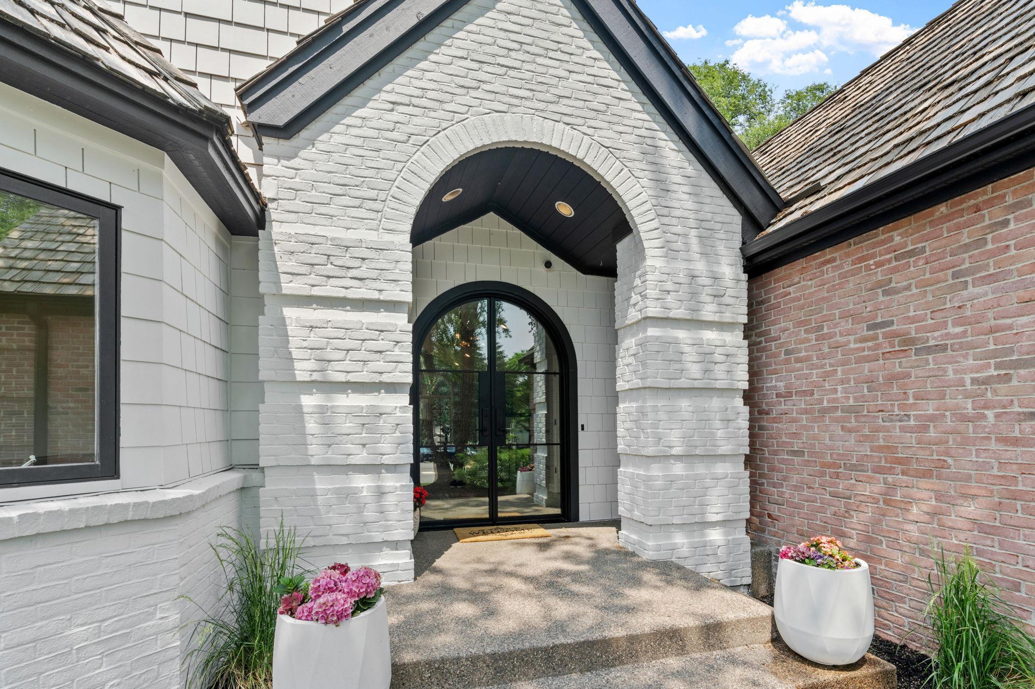 6141 Sherman Circle