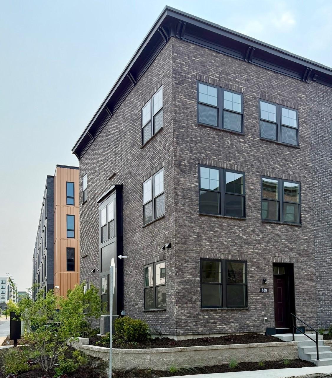 838 Woodlawn Avenue