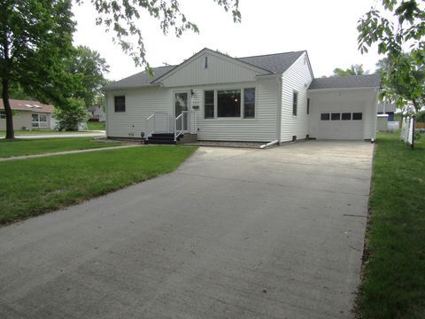 Photo of 302 S 12th Street, Montevideo, MN 56265 (MLS # 6730325)