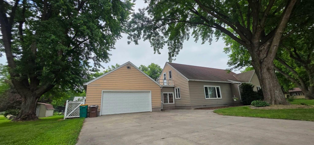 Photo of 107 Park Avenue E, Hollandale, MN 56045 (MLS # 7116290)