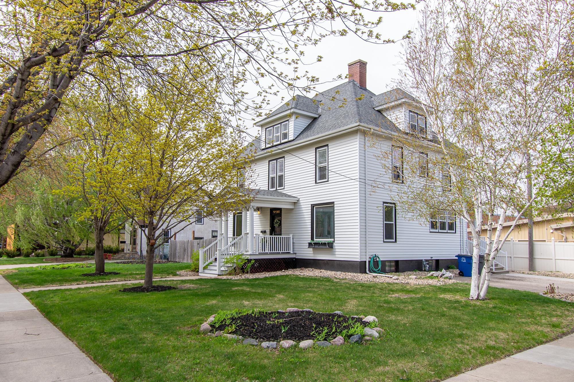 203 7th Street S