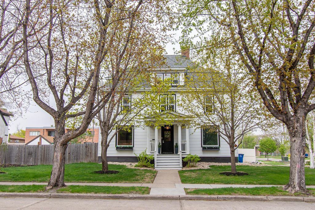 Photo of 203 7th Street S, Moorhead, MN 56560 (MLS # 7076030)