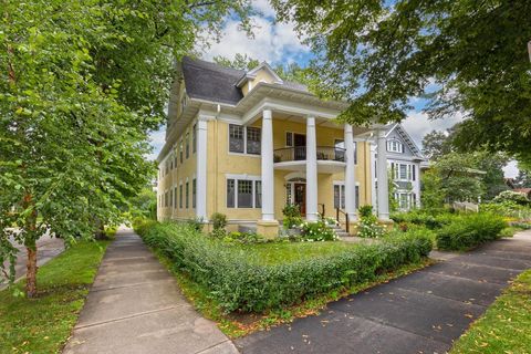 2101 Newton Avenue S R3 Minneapolis MN 55405