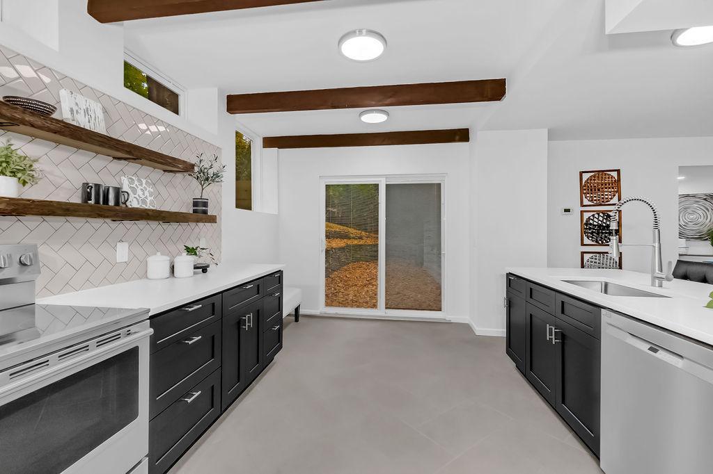 5111 Colonial Drive