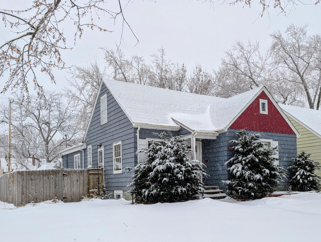 Photo of 3658 Orchard Avenue N, Robbinsdale, MN 55422 (MLS # 7124933)