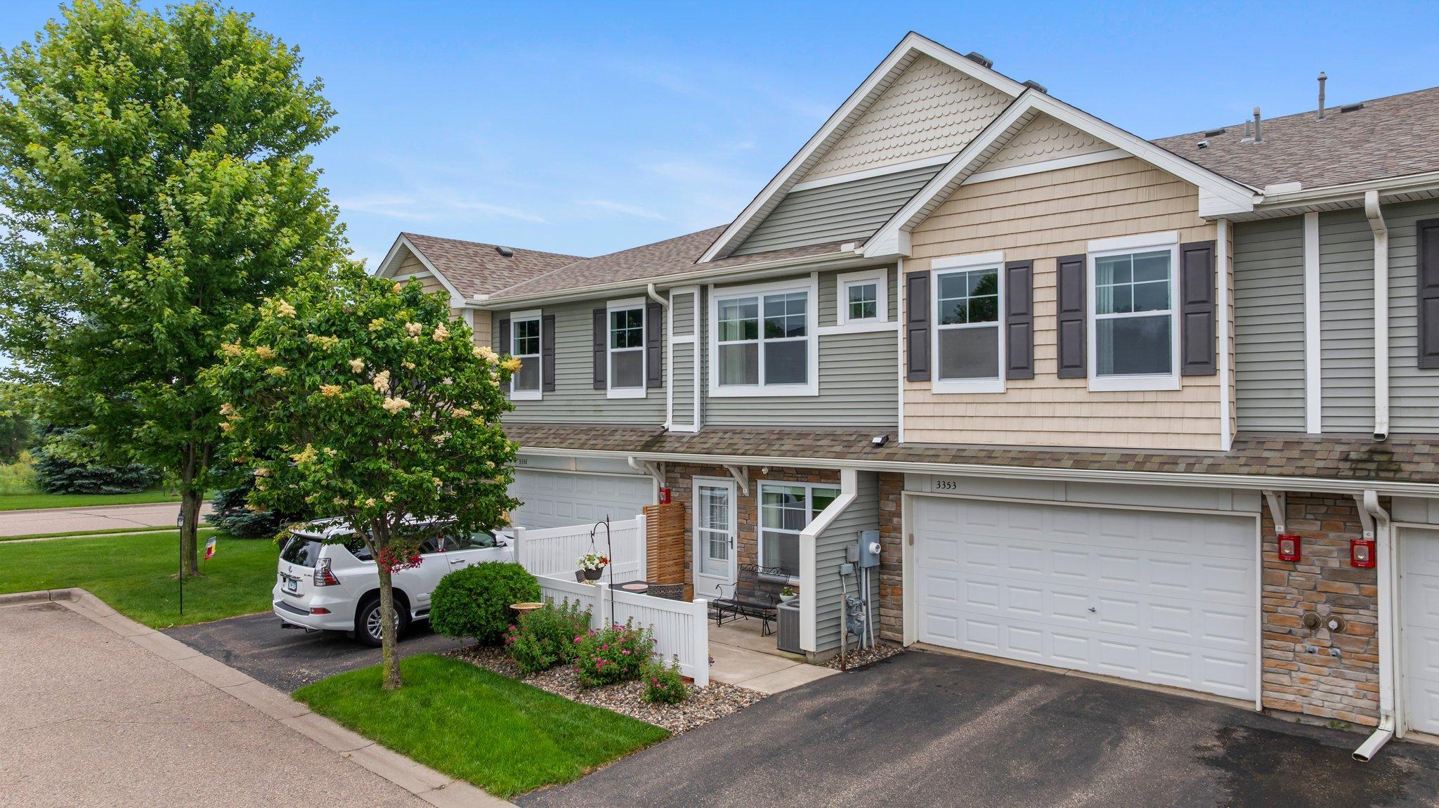 3353 Maureen Lane