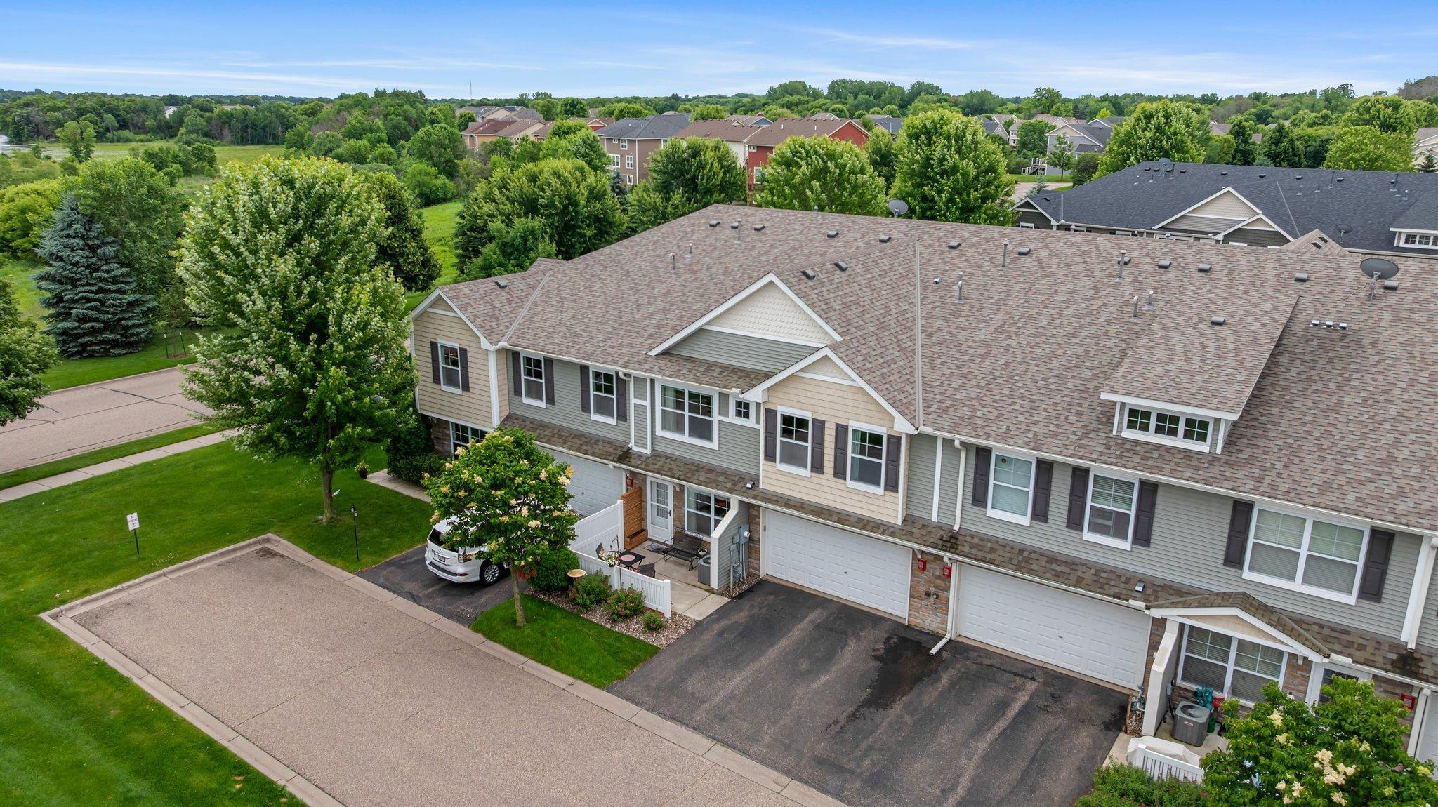 3353 Maureen Lane