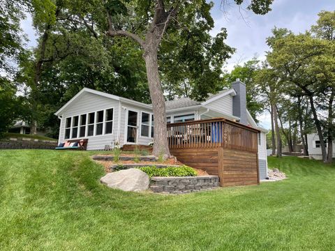 1324 E Shore Drive Detroit Lakes MN 56501