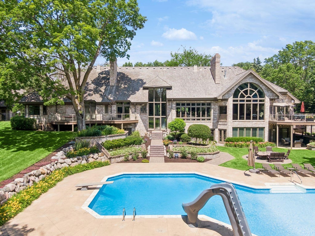 Photo of 326 Ferndale Road W, Wayzata, MN 55391 (MLS # 7068317)