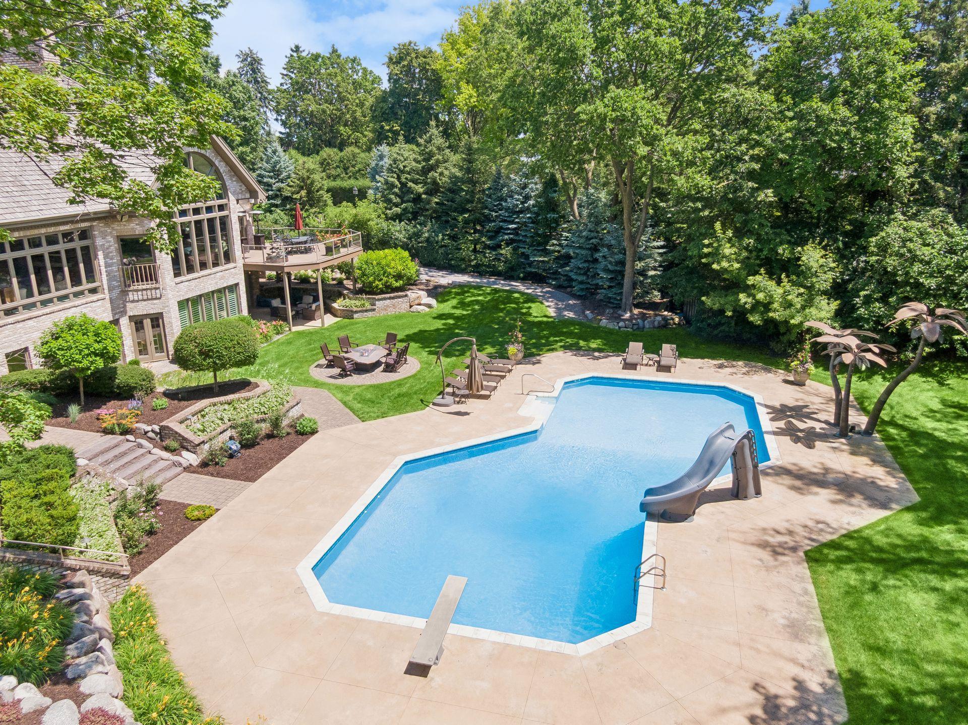 326 Ferndale Road W