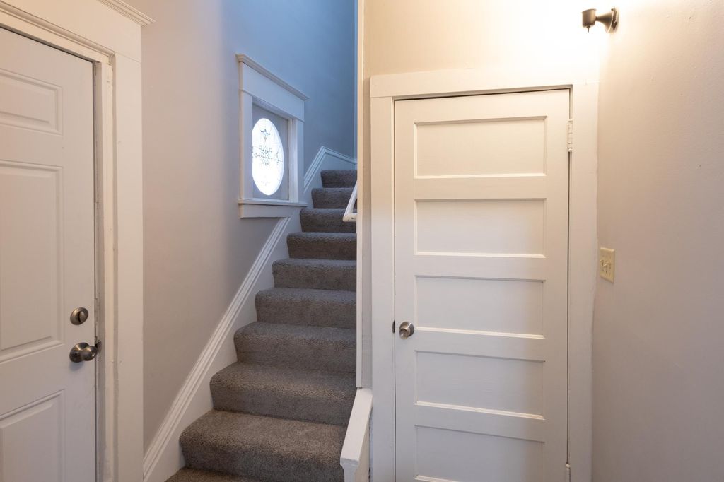 Photo of 678 Hawthorne Avenue East Ave, Saint Paul, MN 55106 (MLS # 7037712)