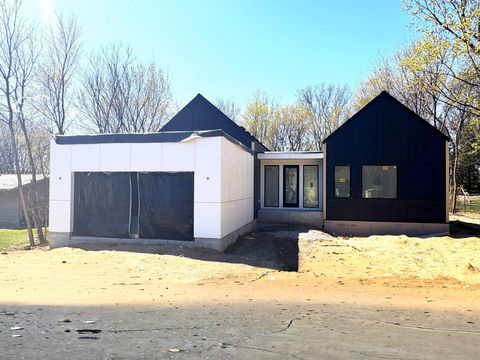 2735 Pilgrim Lane N Plymouth MN 55441