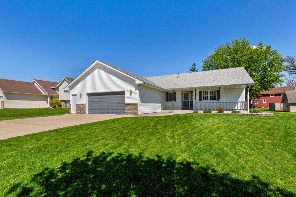 Photo of 425 Hazeltine Place NE, Owatonna, MN 55060 (MLS # 7068877)