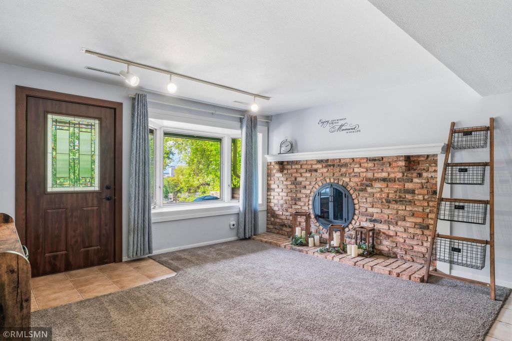 Photo of 1717 11th Avenue NE, Rochester, MN 55906 (MLS # 7076700)