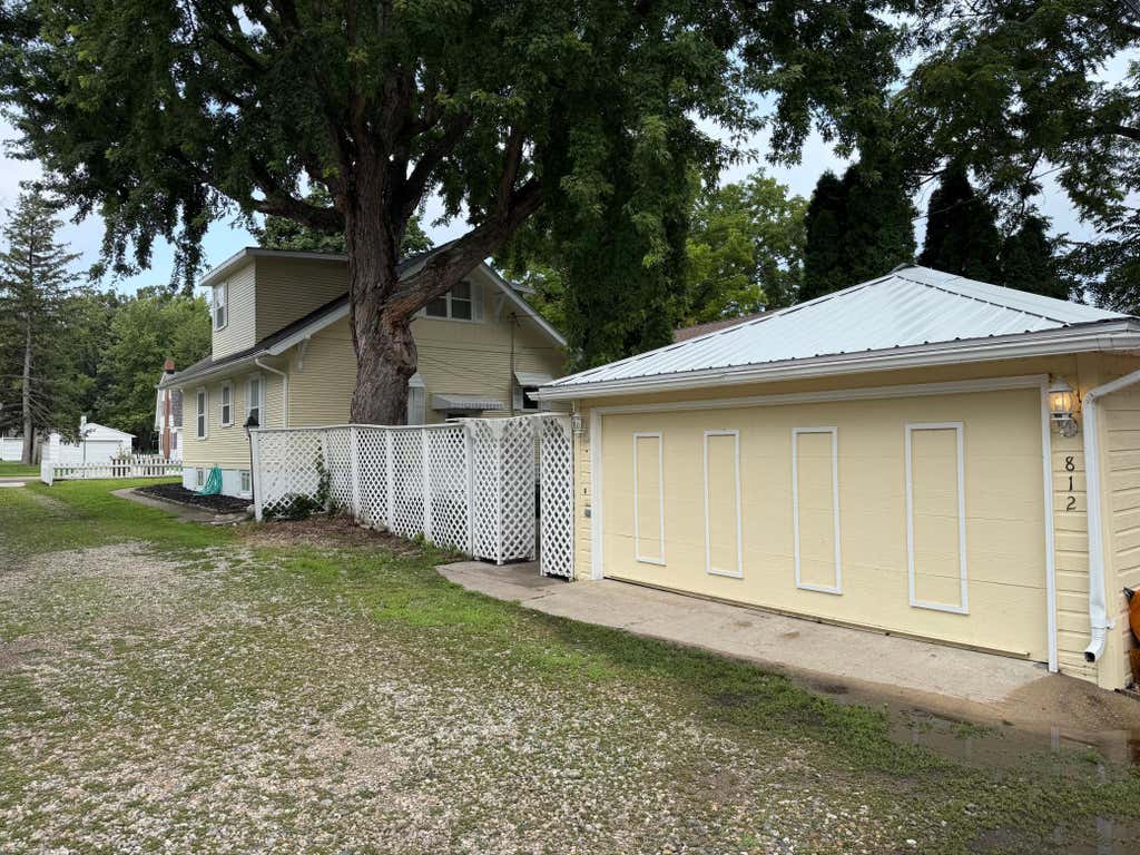 Photo of 812 Bridge Avenue, Albert Lea, MN 56007 (MLS # 7124739)