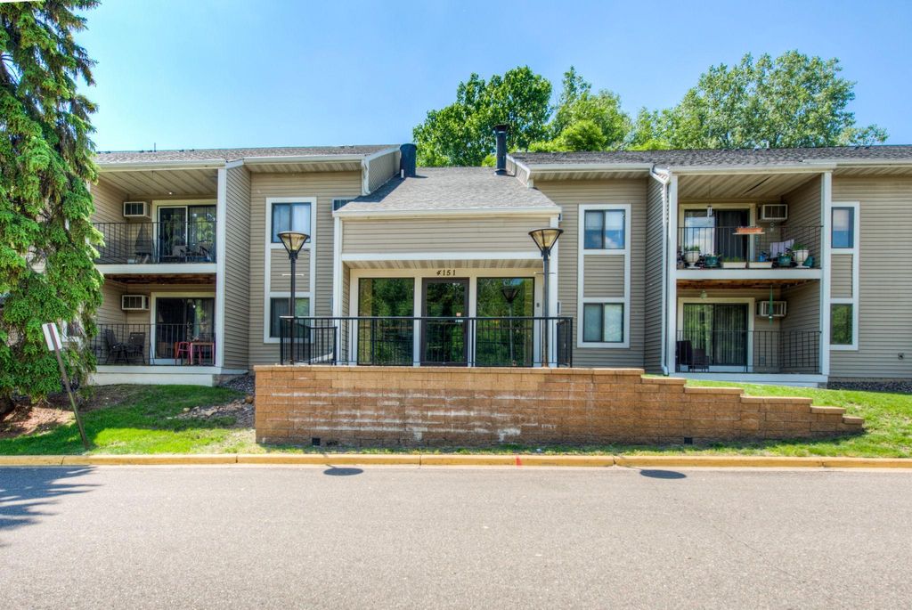 Photo of 4151 Boone Avenue N #110, New Hope, MN 55427 (MLS # 7063342)