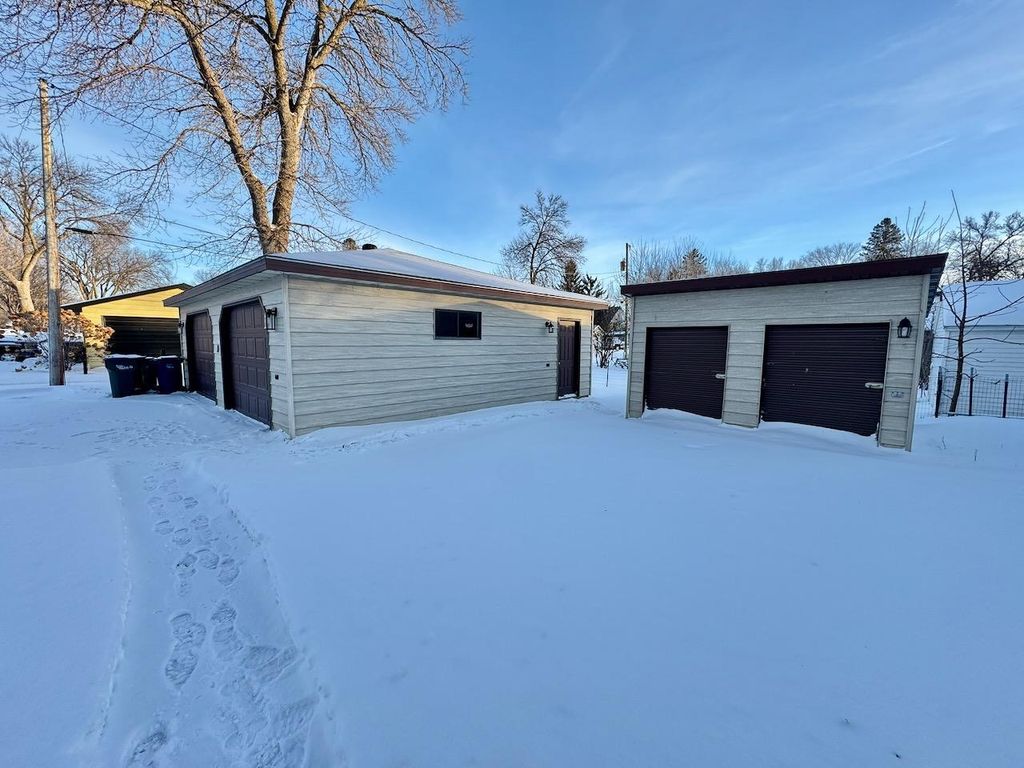 Photo of 926 N Aurdal Avenue, Fergus Falls, MN 56537 (MLS # 7003323)