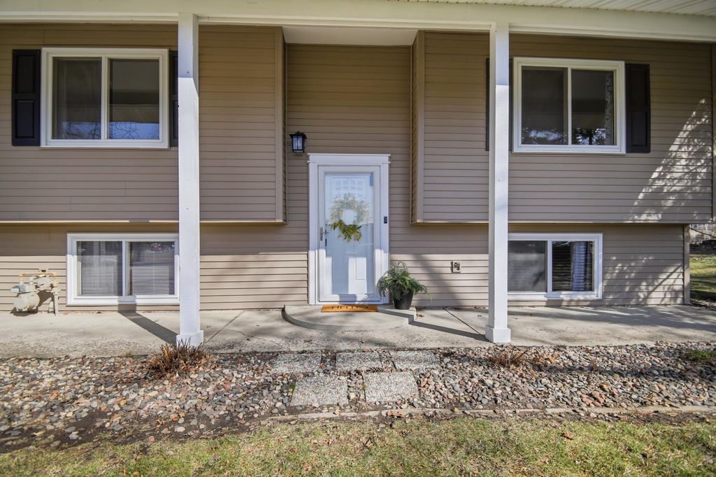 Photo of 670 Lynwood Street SW, Owatonna, MN 55060 (MLS # 7041878)