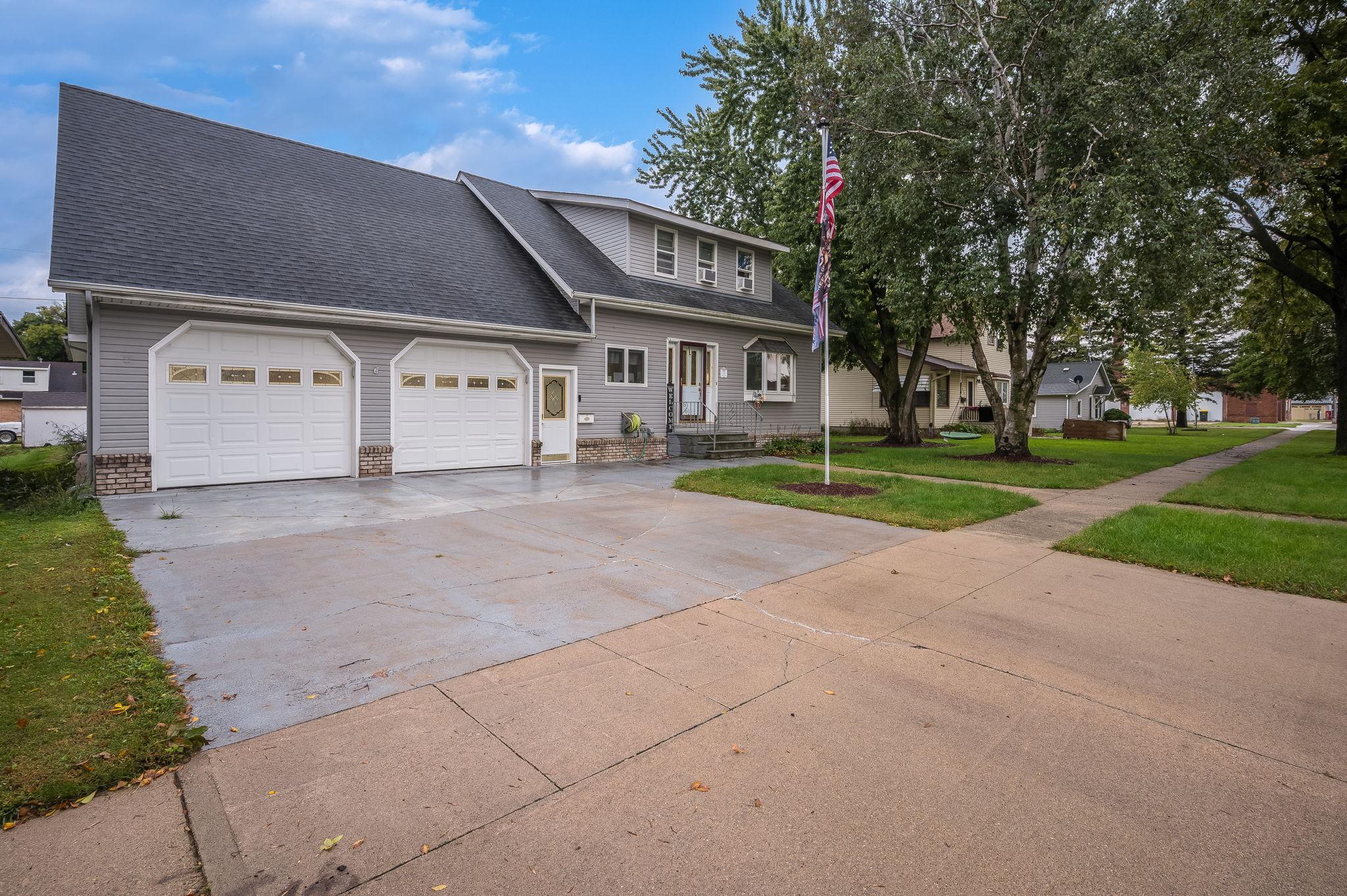 122 Lewis Street W - Photo 3